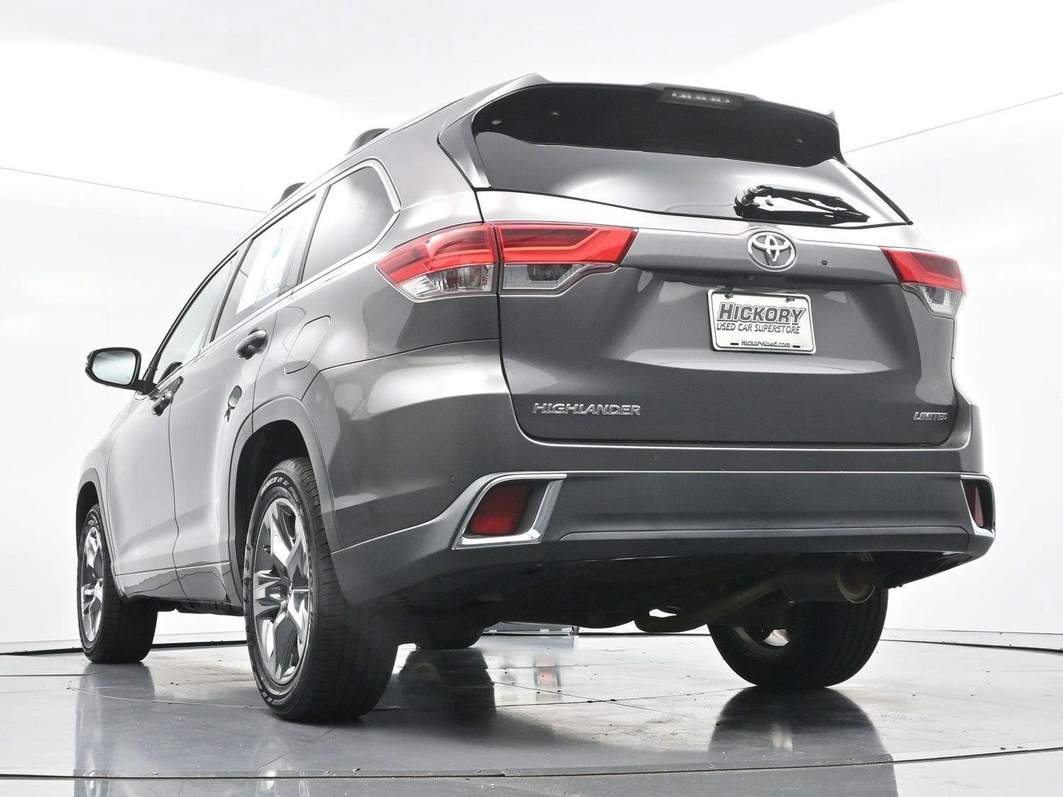 Used 2017 Predawn Gray Mica Toyota Limited image 48