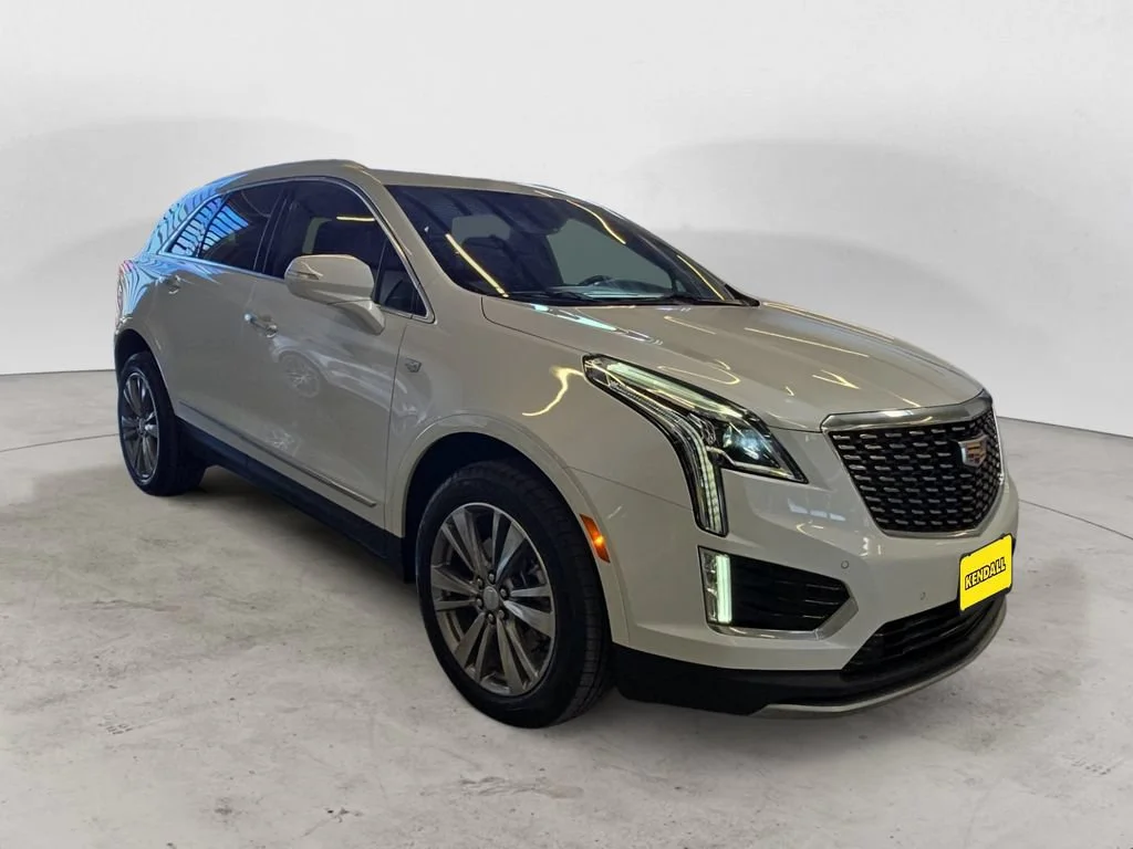 Used 2025 Crystal White Tricoat Cadillac Premium Luxury image 5