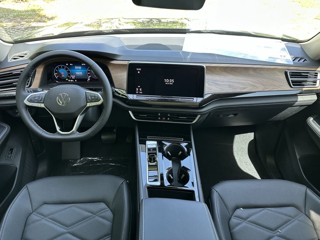 New 2026 Black Volkswagen 2.0T SE w/Technology image 9