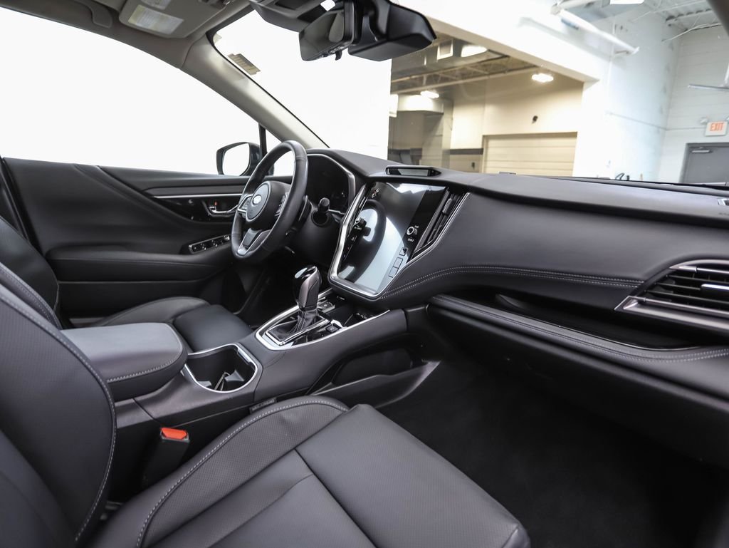 Used 2023  Subaru  image 27