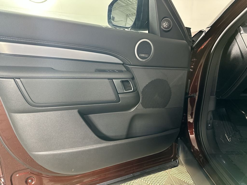 2026 Land Rover Discovery Gemini Edition - Photo 21