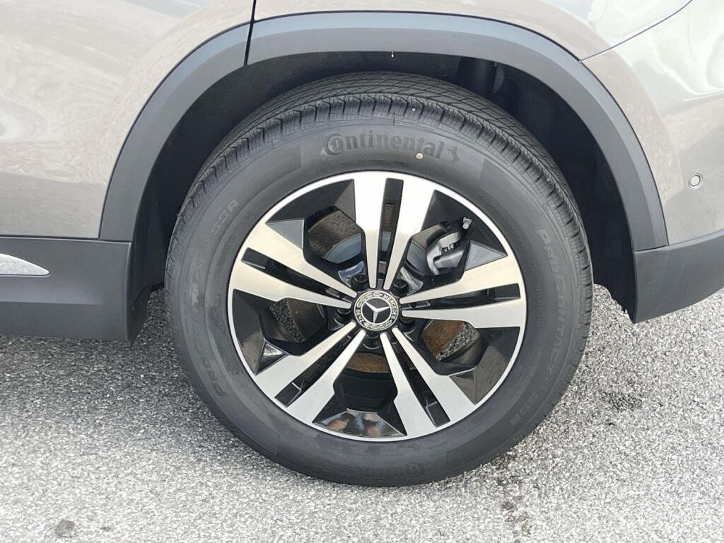 New 2026 Mountain Grey Metallic Mercedes-Benz GLA 250 image 16