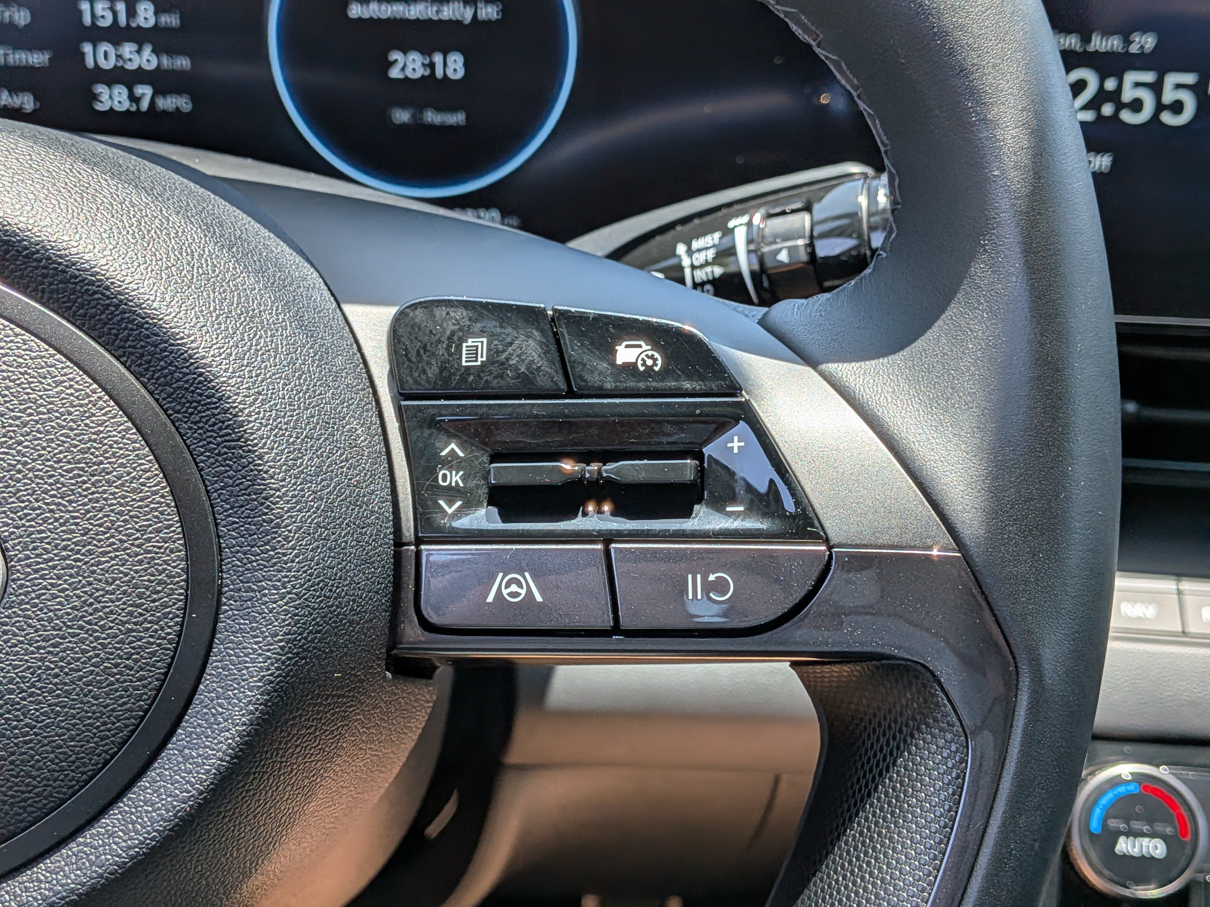 2025 Hyundai Elantra SEL - Photo 24