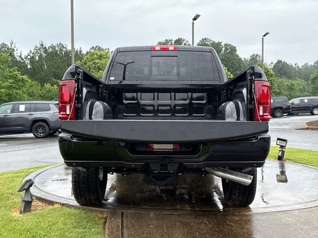 New 2026 Diamond Black Crystal Pearl-Coat Exterior Paint RAM Tradesman image 29