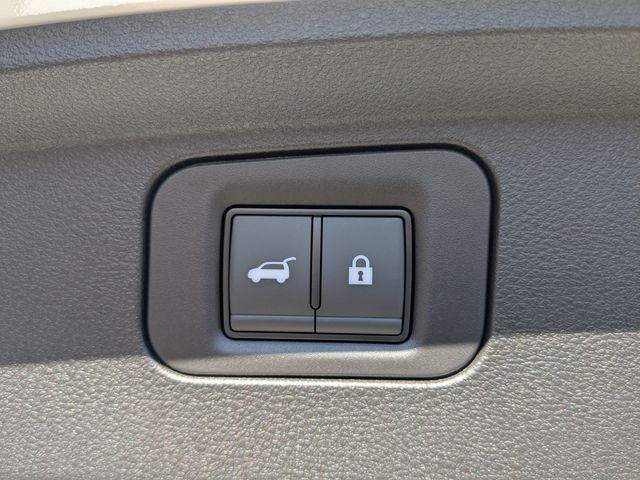 New 2026 RADIANT WHITE INFINITI Luxe 4WD image 12