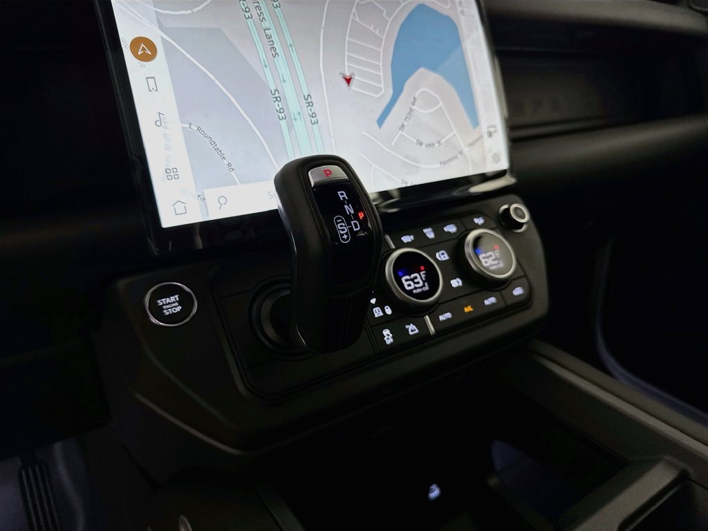 New 2026 Fuji White Land Rover X-Dynamic SE image 17