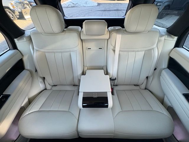 2025 Land Rover Range Rover SE - Photo 37