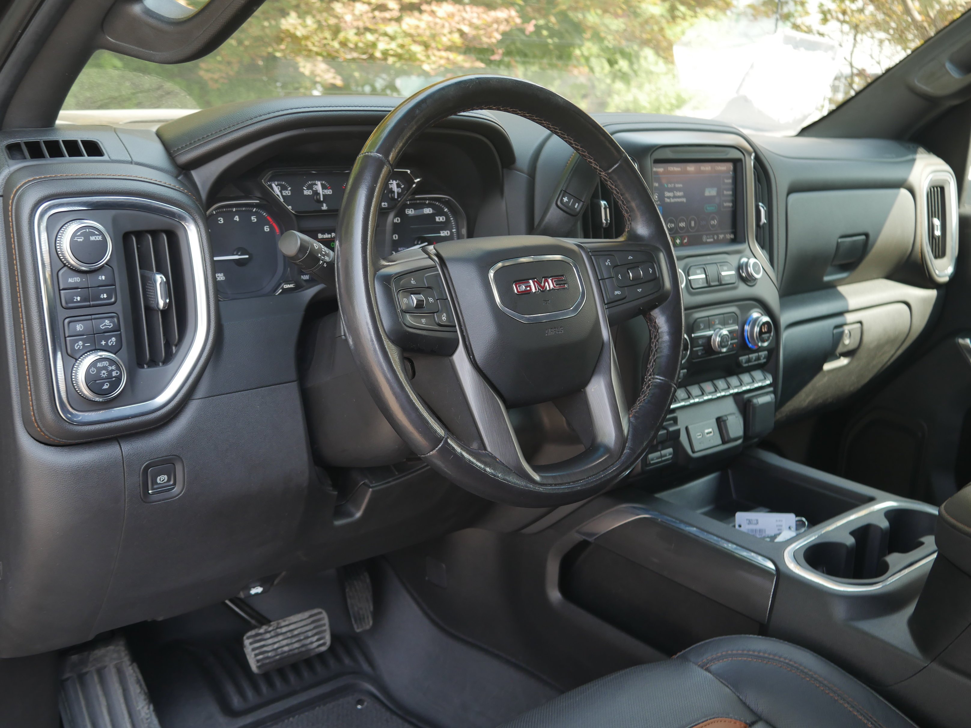 Used 2022 Onyx Black GMC AT4 image 4