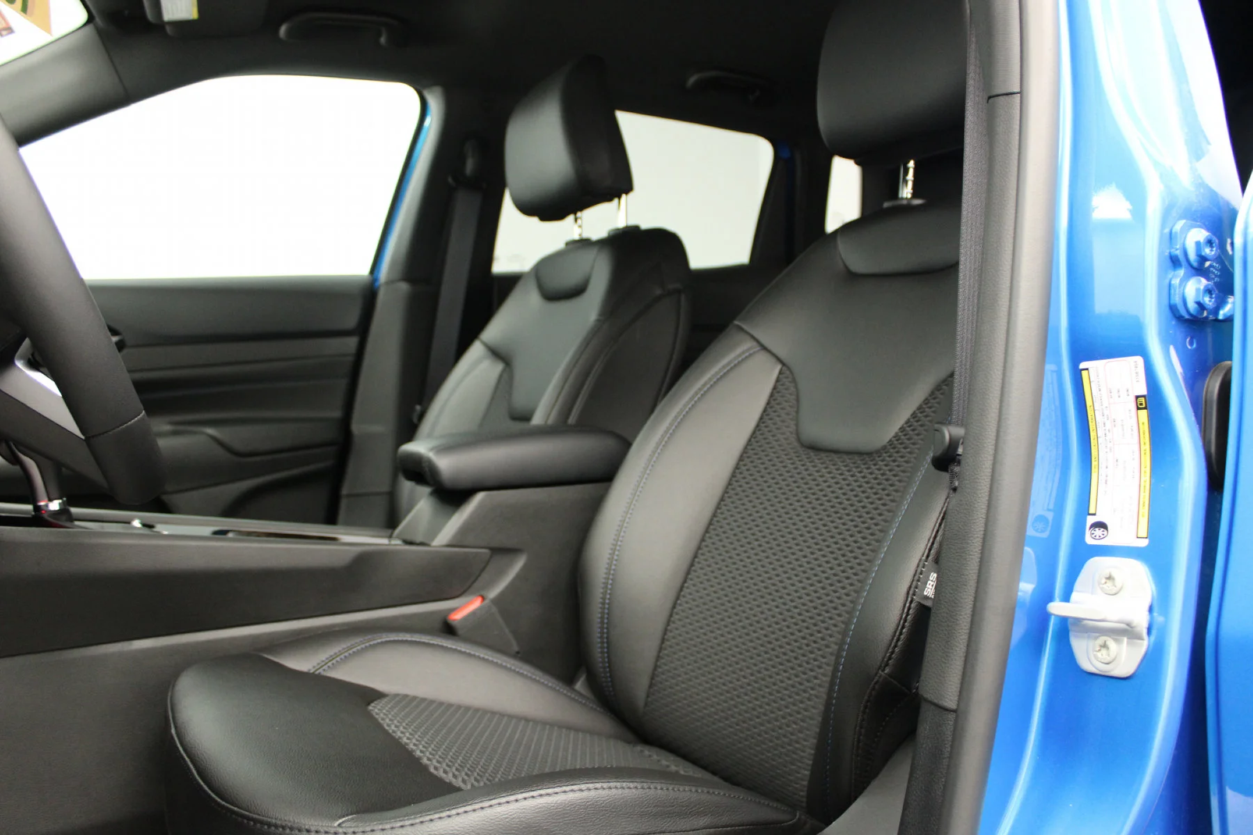 2025 Jeep Compass Latitude - Photo 14