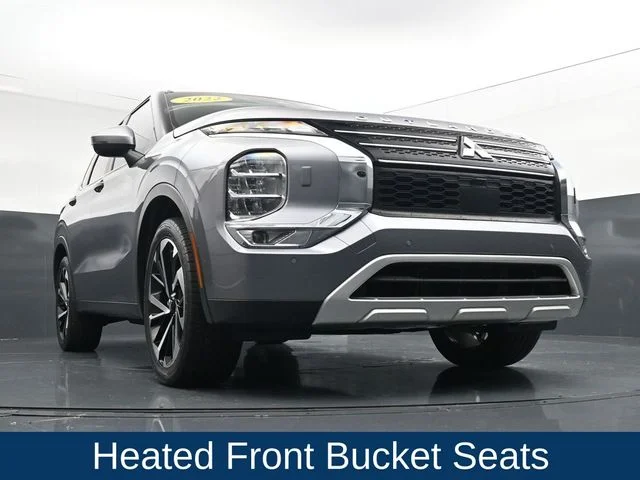 Used 2022  Mitsubishi SE image 32