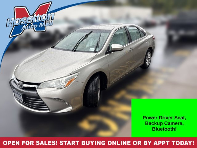 Used 2016  Toyota LE image 1