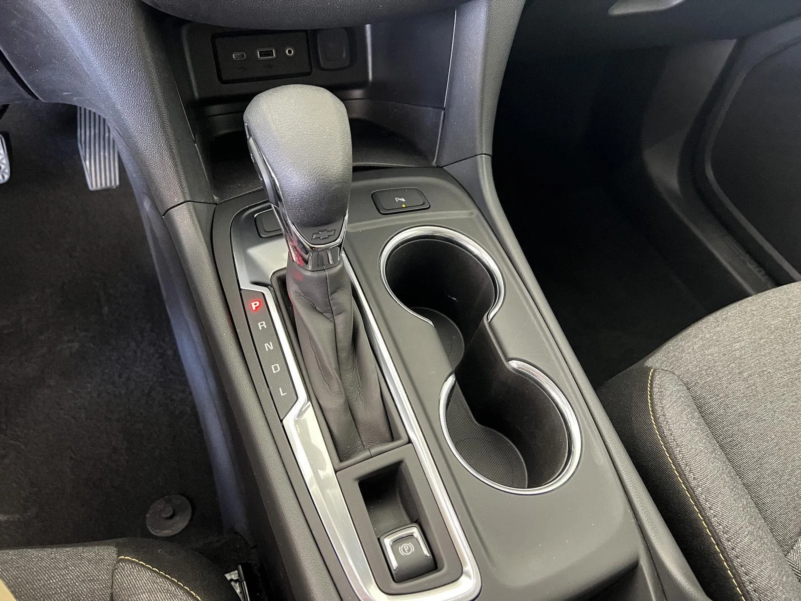 Used 2024 Sterling Gray Metallic Chevrolet LT image 10