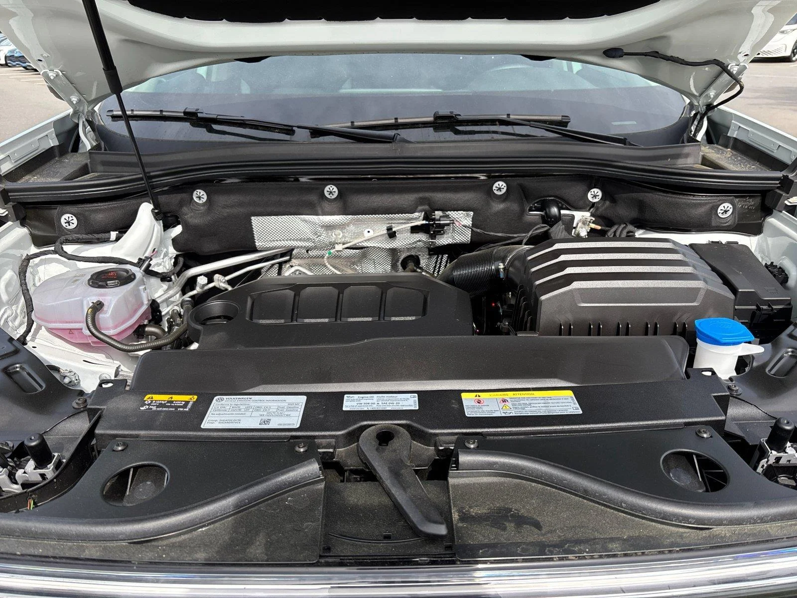 New 2025 Pure White Volkswagen 2.0T Peak Edition image 9
