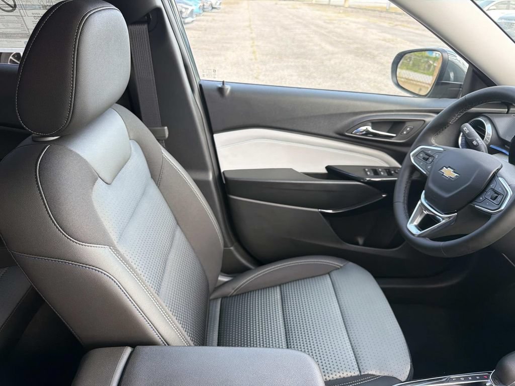 2026 Chevrolet Trax LT - Photo 12