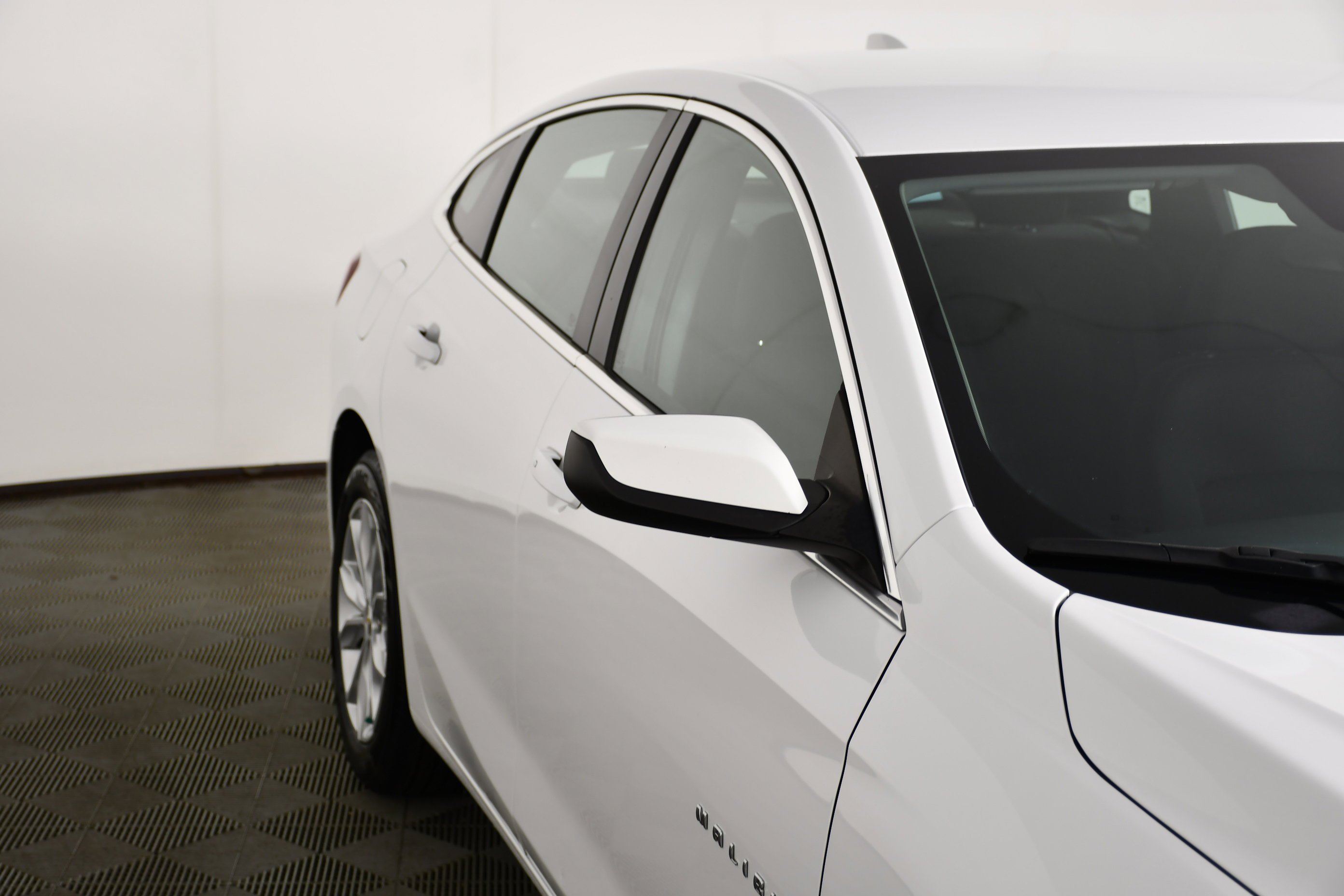 Used 2024 Summit White Chevrolet LT image 14