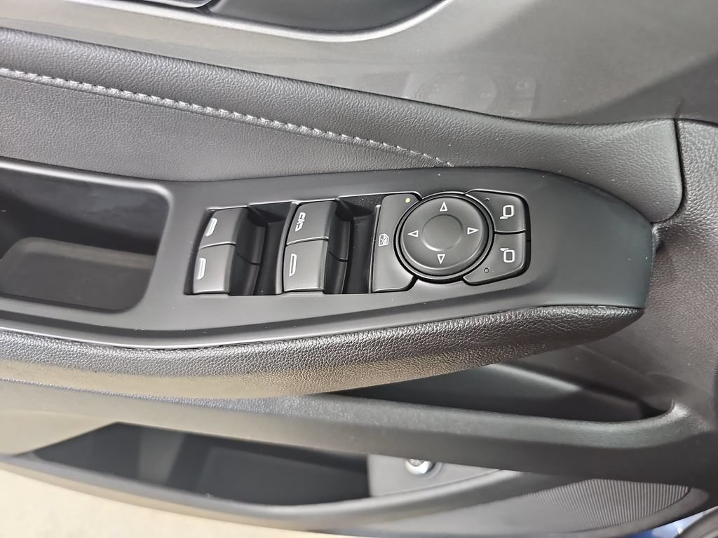Used 2023 Northsky Blue Metallic Chevrolet LT Cloth image 34