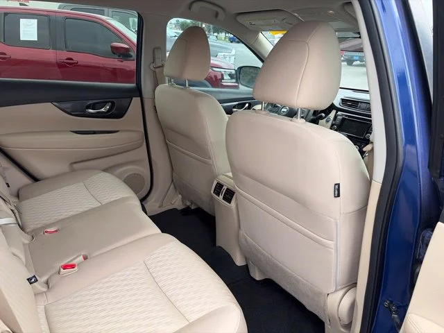 Used 2020 Blue Nissan SV image 15