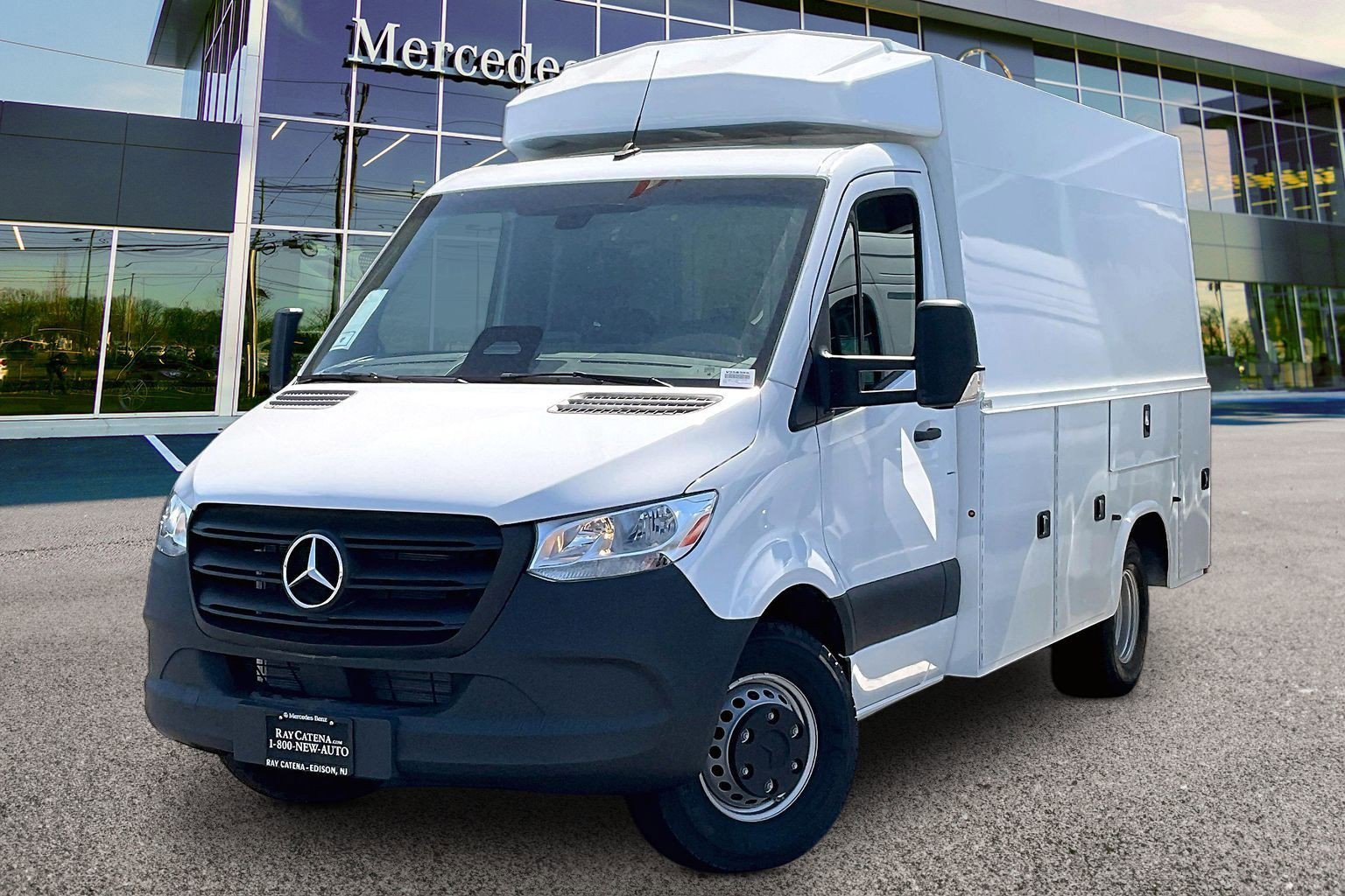 New 2025 Arctic White Mercedes-Benz Standard Roof image 12