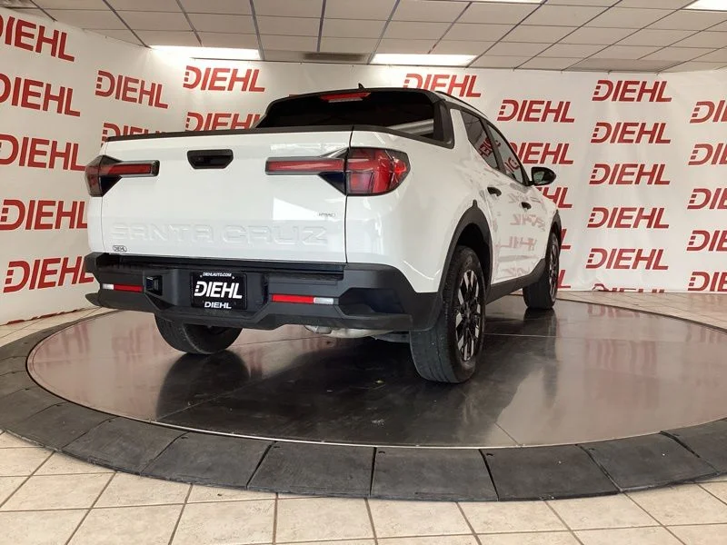 Used 2025 White Hyundai SEL image 7
