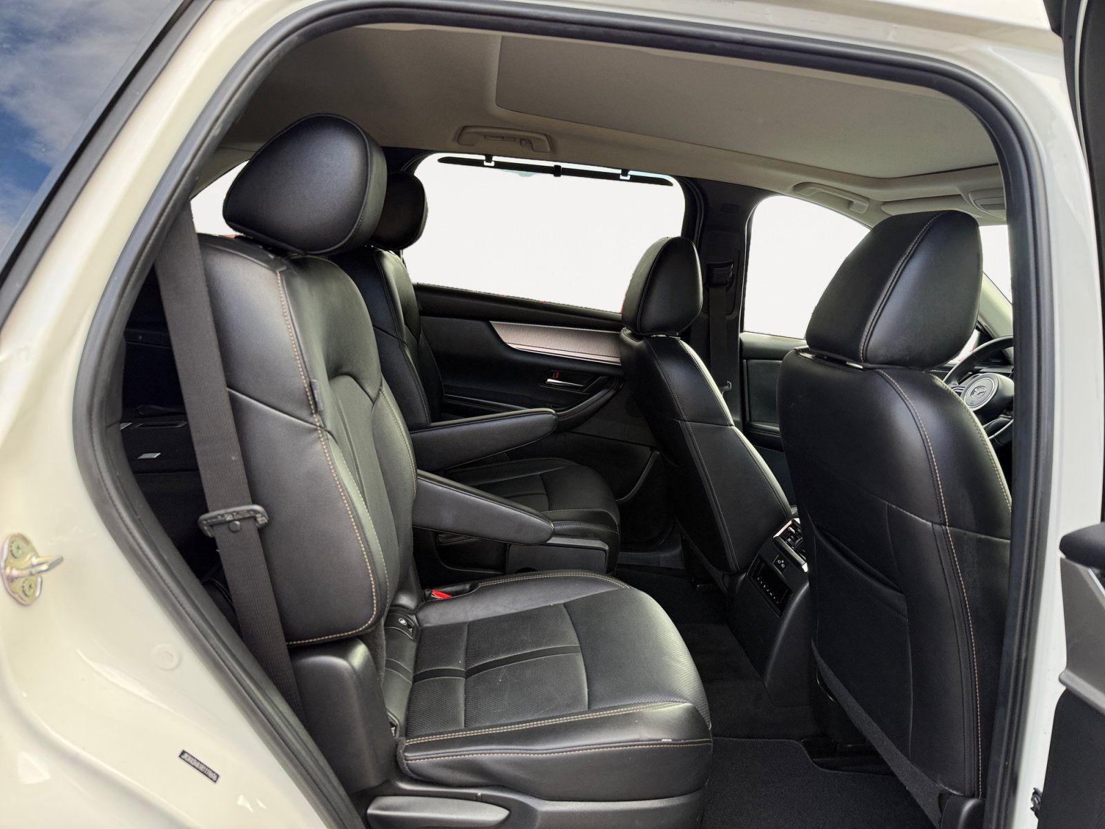 Used 2024 White Mazda Premium image 18