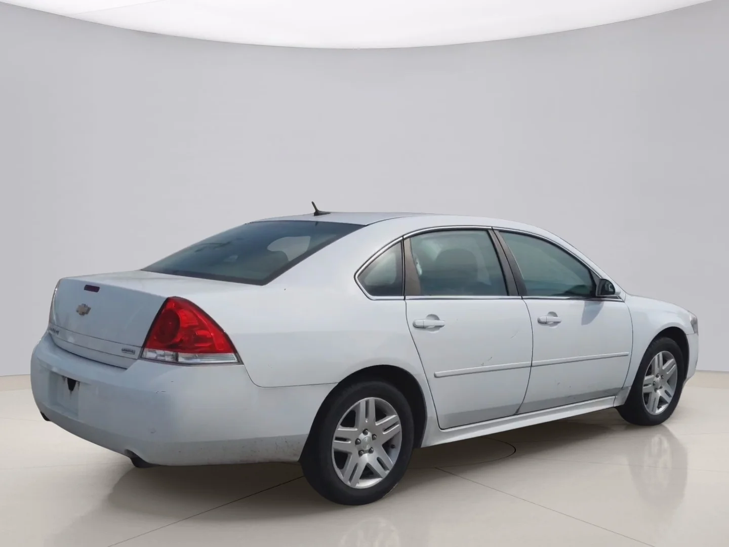 Used 2016 White Chevrolet LT FLEET image 5