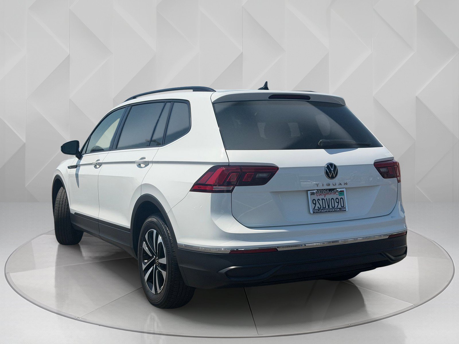 Used 2024 Pure White Volkswagen S image 3