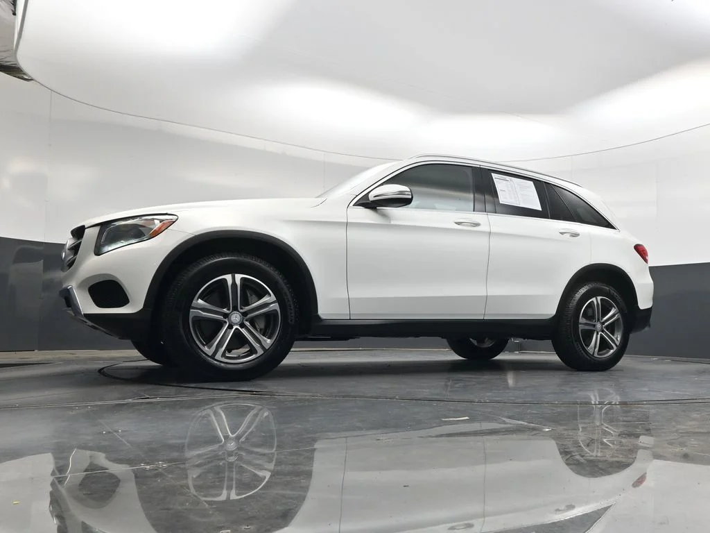Used 2016  Mercedes-Benz GLC 300 image 42