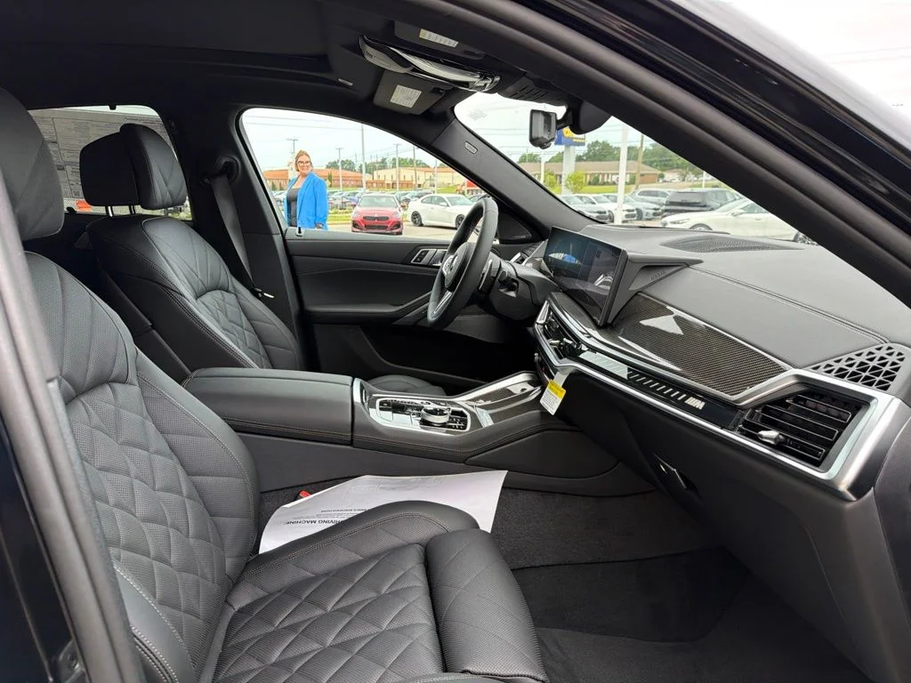 New 2027 Black Sapphire Metallic BMW M60i image 21