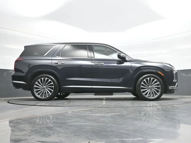 Used 2024 White Hyundai Calligraphy image 24