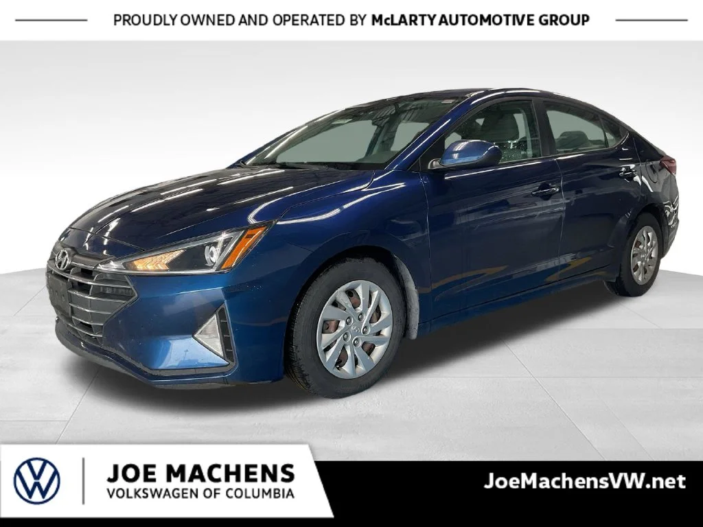 Used 2020 Blue Hyundai SE image 1