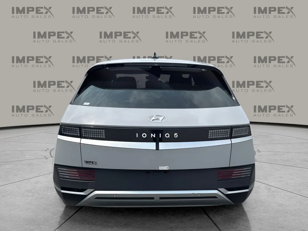 Used 2024 Gray Hyundai SEL image 4