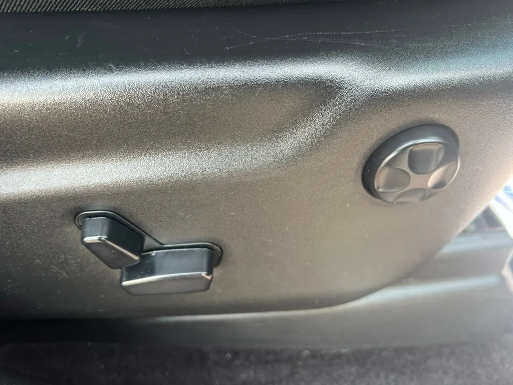 Used 2018 Red Jeep Limited image 7