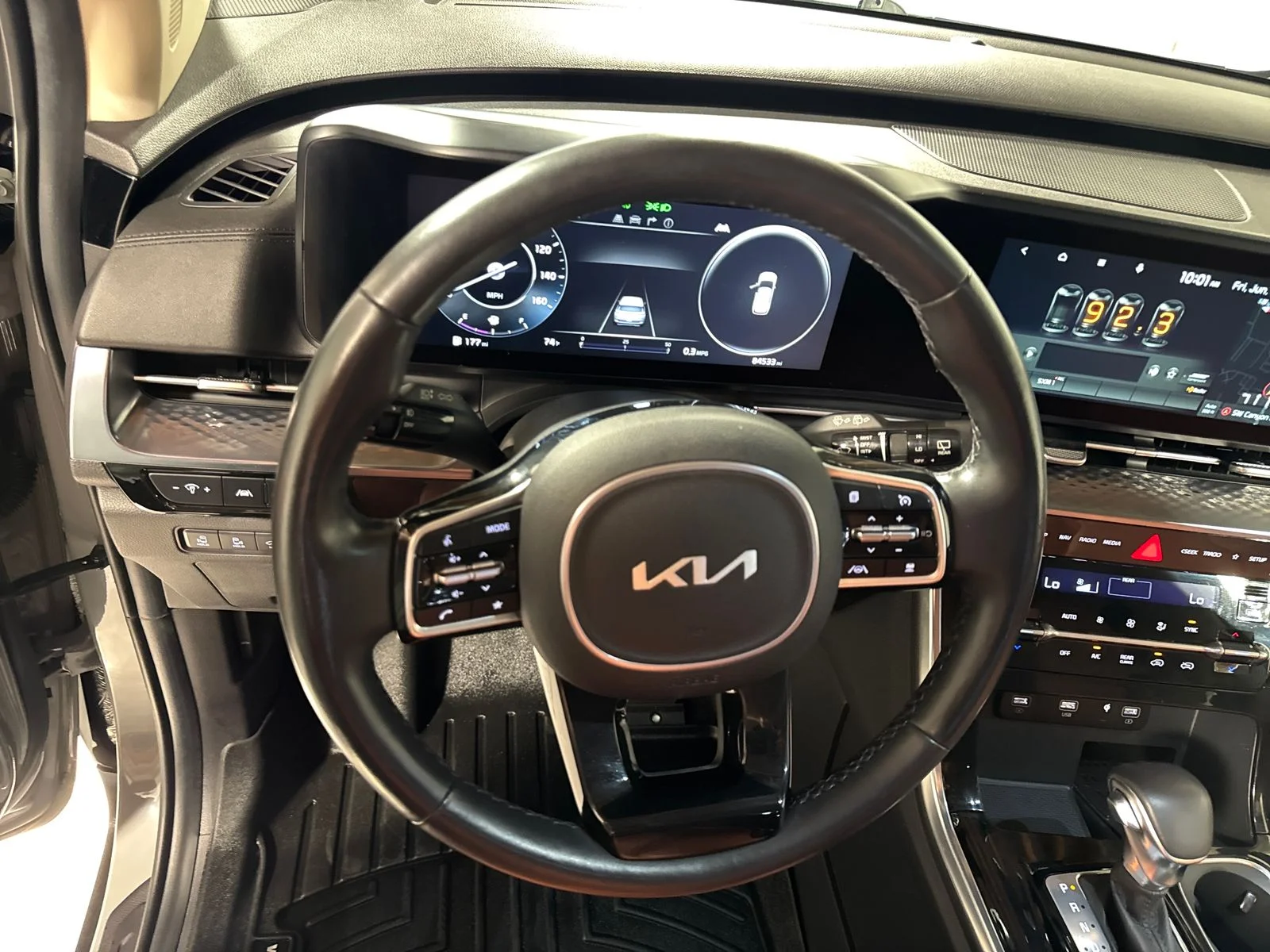 Used 2022 Ceramic White Kia SX Prestige image 19