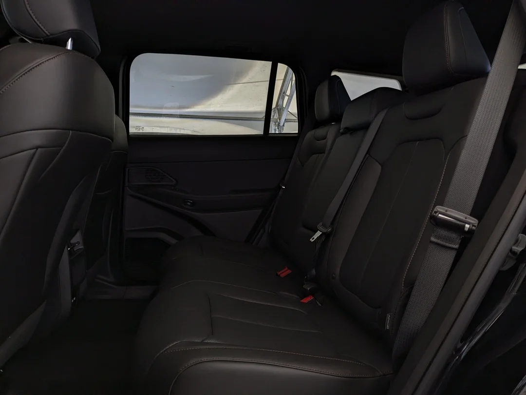 New 2026 Black Jeep Limited - - 4x4 - 1.6L Hybrid - Tech Group - Navigation - 9 Speakers - Hands-free Liftgate & More! image 31