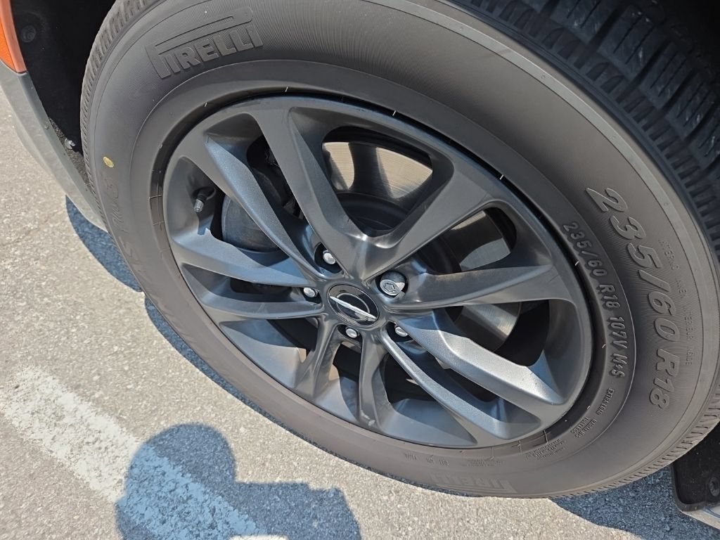 Used 2020 Ceramic Gray Clearcoat Chrysler Launch Edition image 9