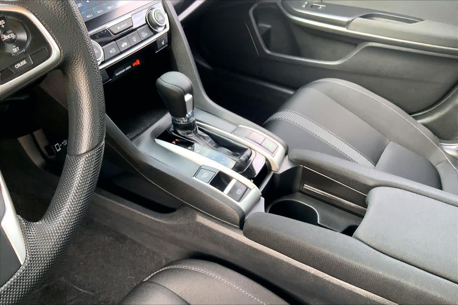 Used 2016  Honda EX-T image 16