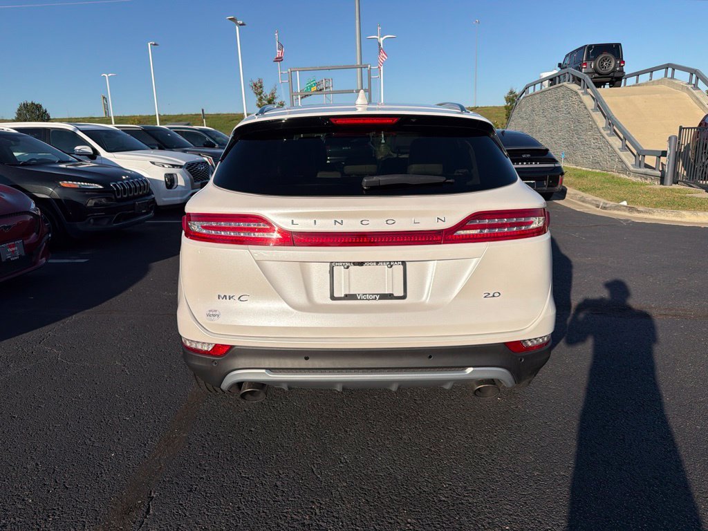 Used 2017 White Lincoln Reserve image 6