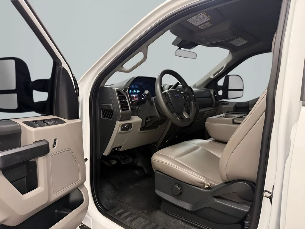 Used 2020 White Ford XL image 10