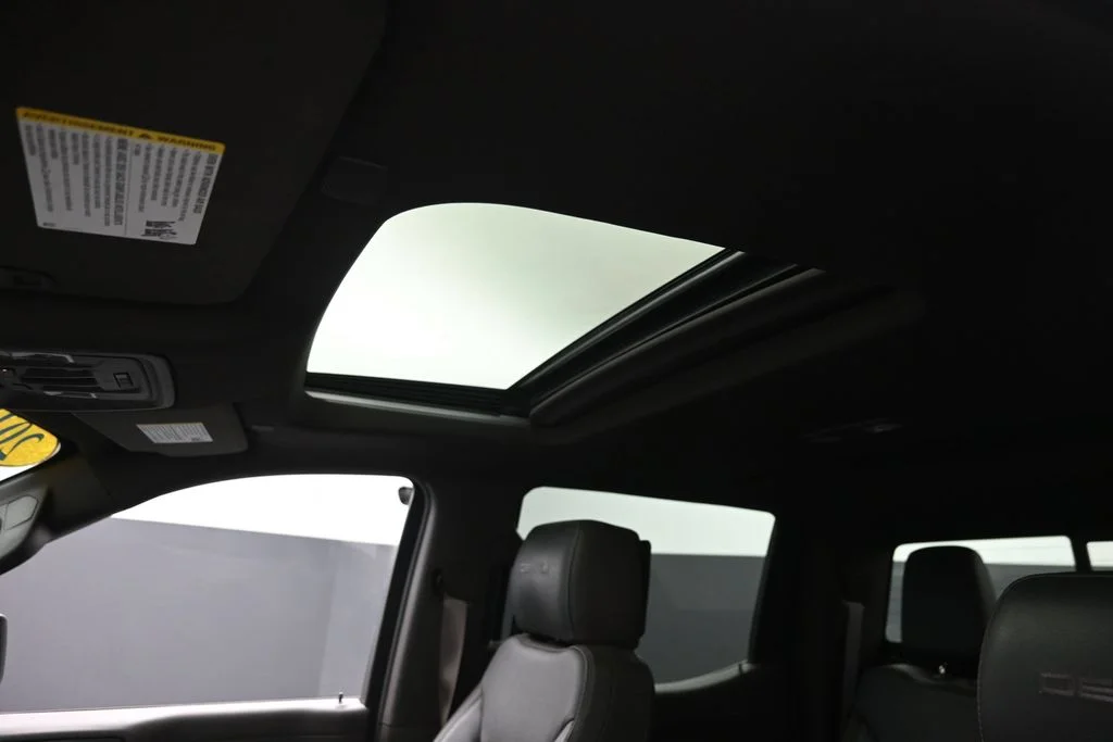 Used 2019 White GMC Denali image 24