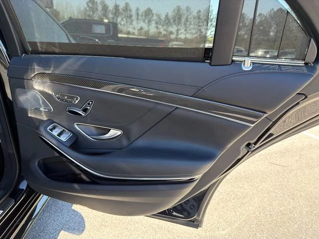 Used 2017 Black Mercedes-Benz 4MATIC® image 16