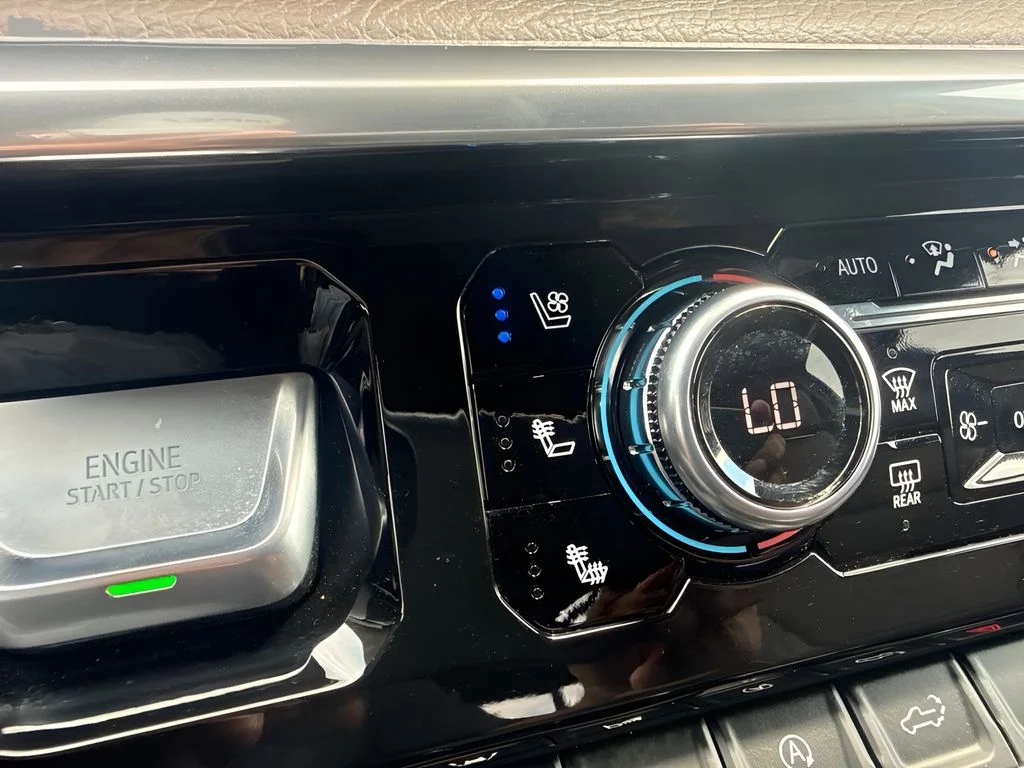 Used 2023 Silver GMC Denali image 12