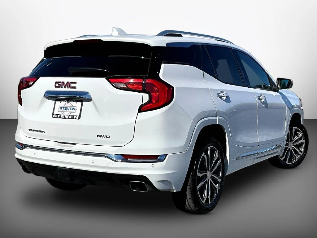 Used 2018 Summit White GMC Denali image 6