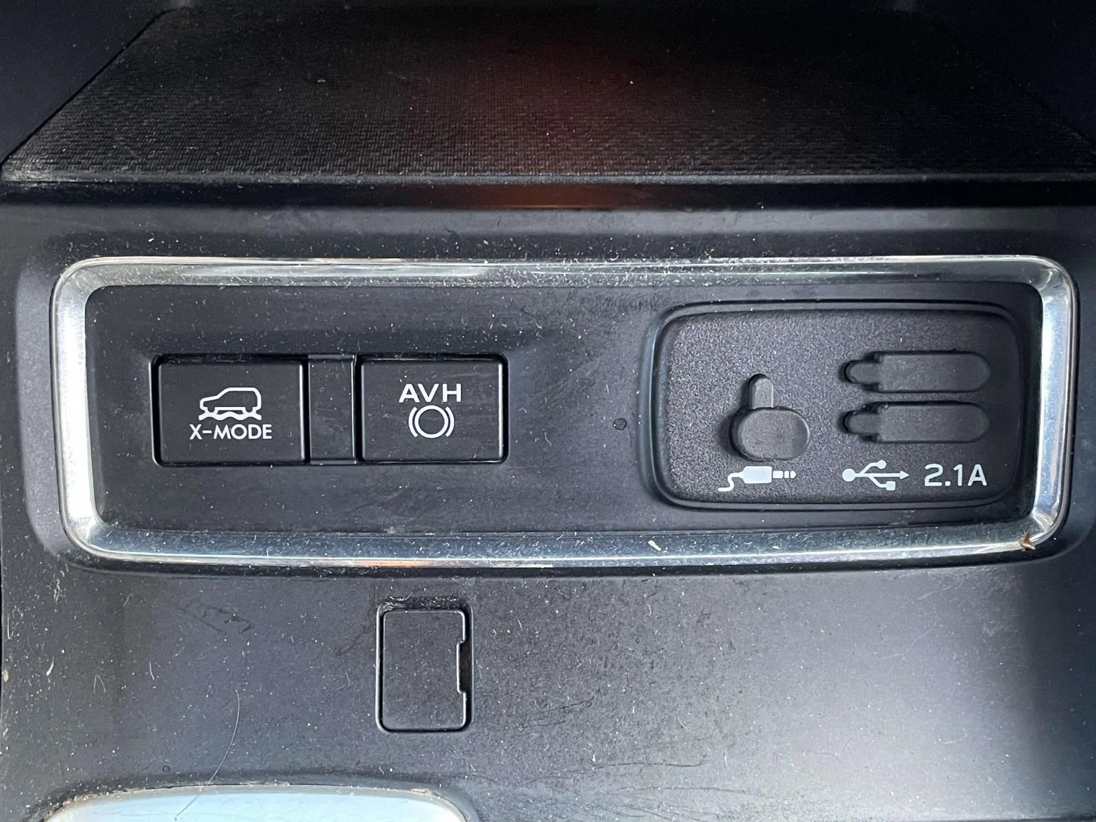 Used 2020 Magnetite Gray Metallic Subaru Premium image 21