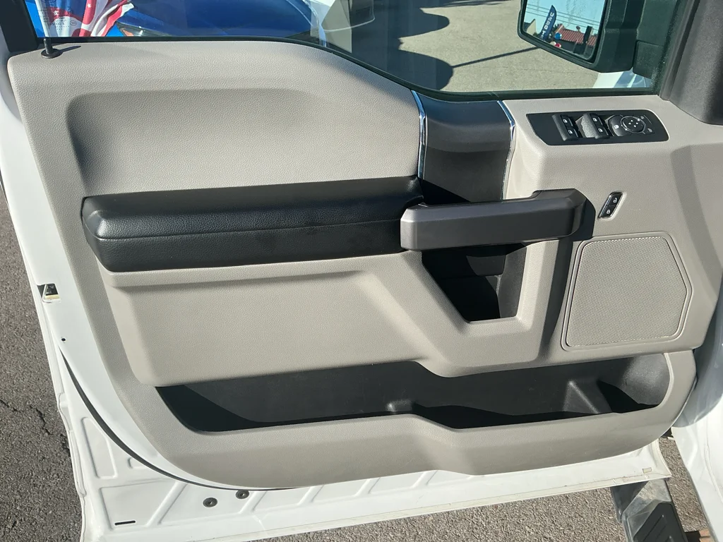 Used 2019 Oxford White Ford XLT image 13
