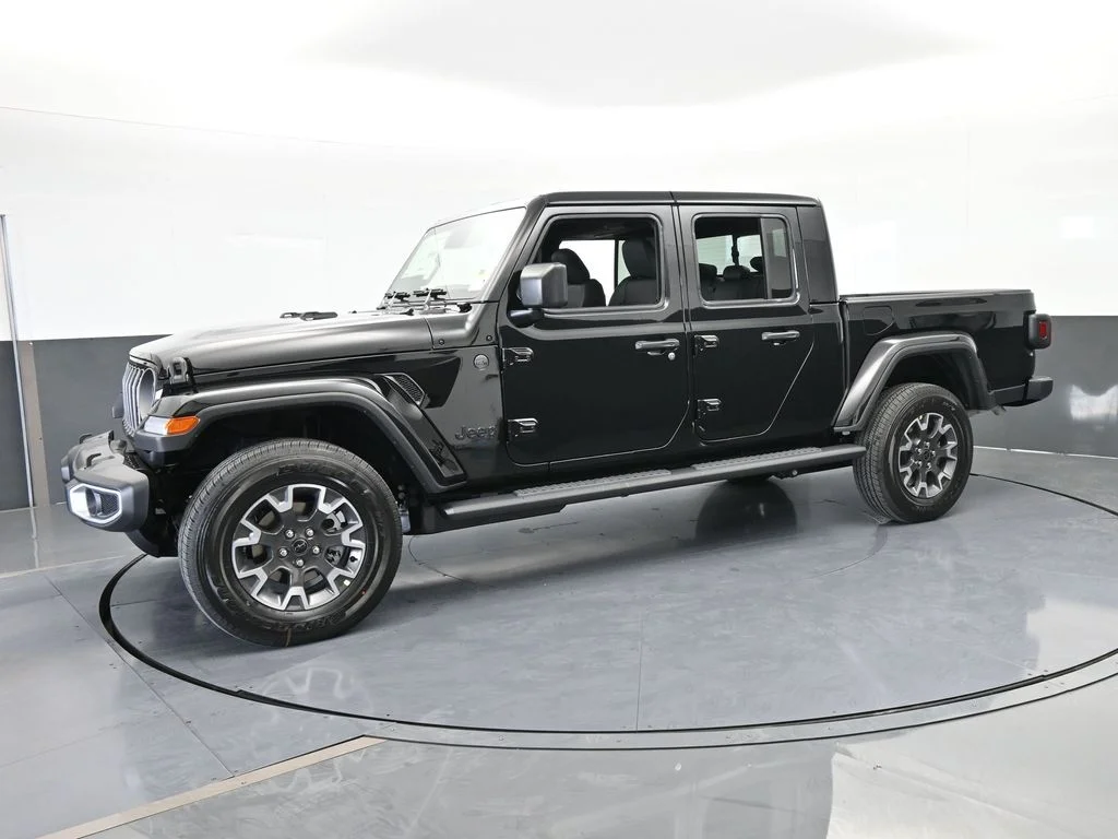 New 2026 Black Clear-Coat Exterior Paint Jeep Sahara image 2