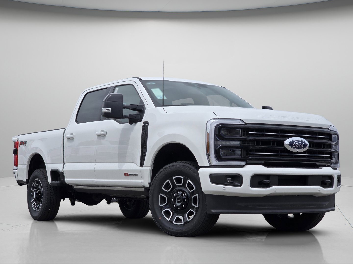 New 2026 Star White Metallic Tri-Coat Ford Platinum image 2