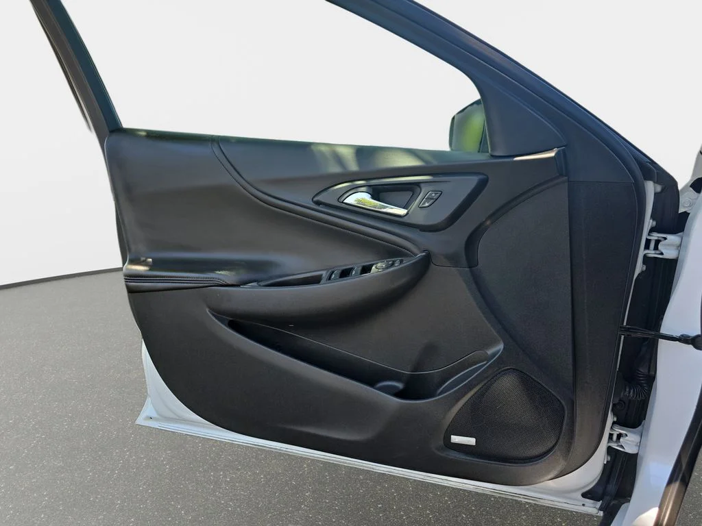 Used 2017 Beige Chevrolet Hybrid image 29