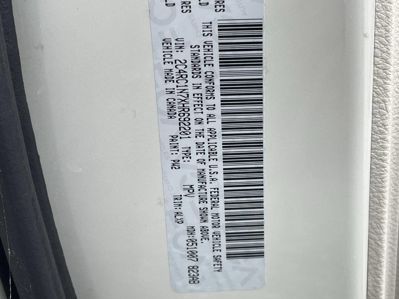 Used 2017 Tusk White Chrysler Platinum image 38