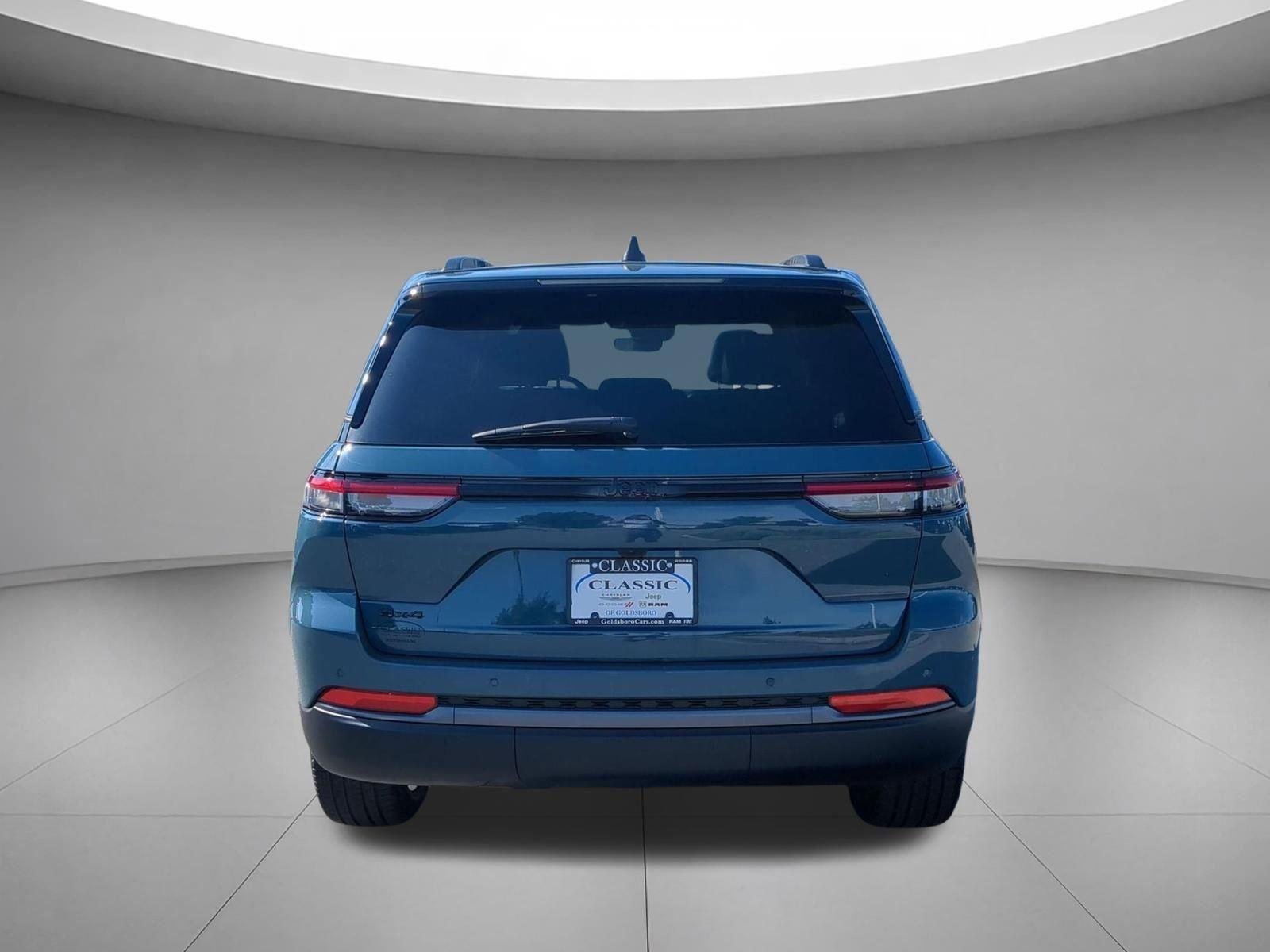 New 2026 Steel Blue Exterior Paint Jeep Limited image 4