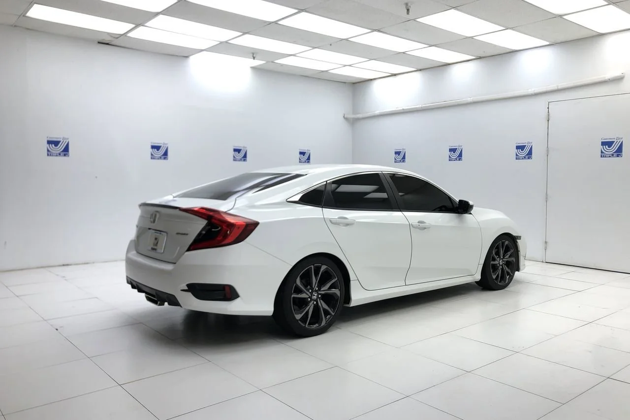 Used 2020 Platinum White Pearl Honda Sport image 8